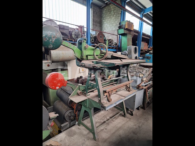 [interne ref: nn013] 2 tafels met handmatige schaar - afbeelding 7 van  8