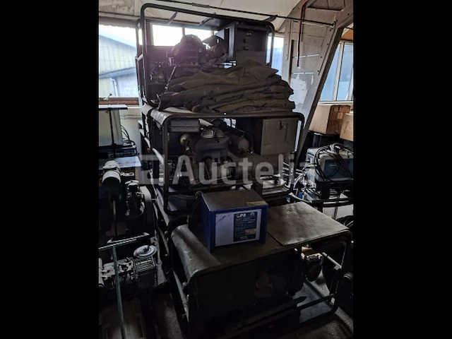 [interne ref: s1467] 6 oude militaire generatorset siemens 1150x480x720mm - afbeelding 4 van  6