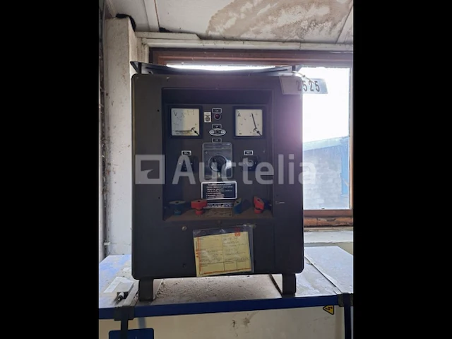 [interne ref: s2526] 10 oude frako militaire batterijladers 24v, 150amp max, 380vprimair - afbeelding 5 van  6