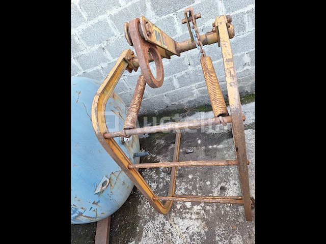 [interne referentie: nn004] oranje brug lift pallet - afbeelding 1 van  3