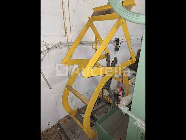 [interne referentie: nn014] gele mechanische grijper - afbeelding 1 van  2