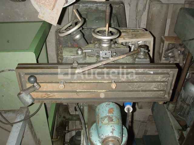 [interne referentie: s1799] verticale freesmachine voor pederson metalen - afbeelding 1 van  3