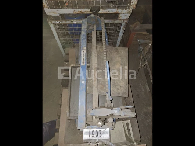 [interne referentie: s2051] vouwmachine voor dun handmatig plaatwerk 640mm - afbeelding 2 van  3