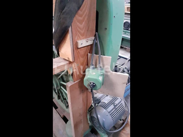 [interne referentie: s2129] verticale lintzaag voor hout - afbeelding 4 van  7