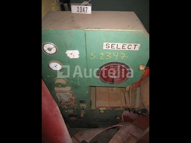 [interne referentie: s2347] verticale metalen lintzaag prvomajska - afbeelding 12 van  12