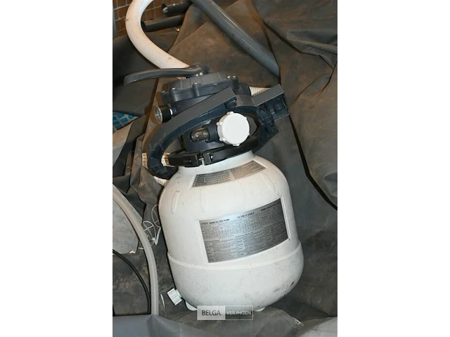 Intex zwembad met filters en warmtepomp - afbeelding 4 van  9