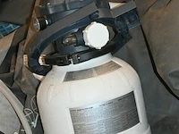 Intex zwembad met filters en warmtepomp - afbeelding 4 van  9