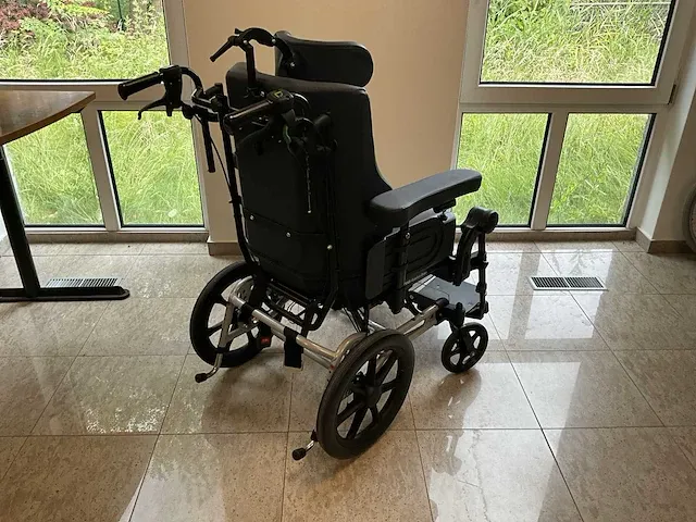Invacare rea azalea base kantelrostoel - afbeelding 3 van  8