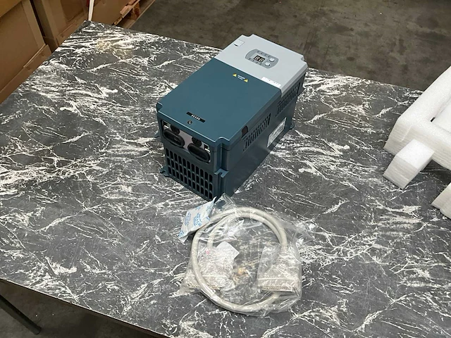 Invt ec100-004-4 frequentieregelaar - afbeelding 2 van  7