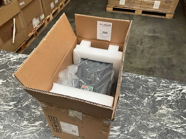 Invt gd300-01a-7r5g-4 frequentieregelaar - afbeelding 1 van  7