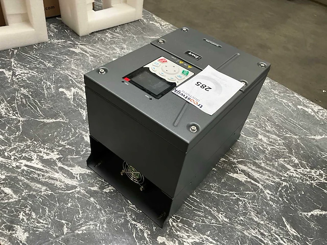 Invt gd350-004g/5r5p-45 inverter - afbeelding 3 van  8
