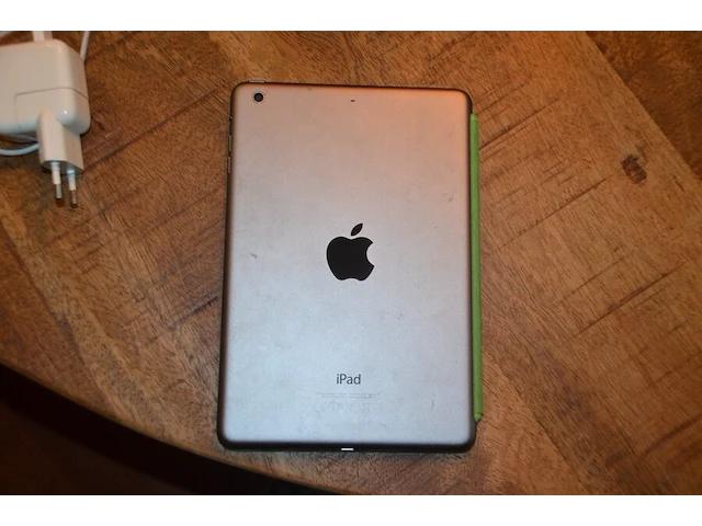 Ipad a1489 met oplader, projector time to enjoy h80 met oplader - afbeelding 4 van  6