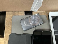 Ipad apple, smartphone nokia ta1270 en digitaal fototoestel canon - afbeelding 2 van  6