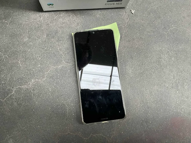 Ipad apple, smartphone nokia ta1270 en digitaal fototoestel canon - afbeelding 6 van  7