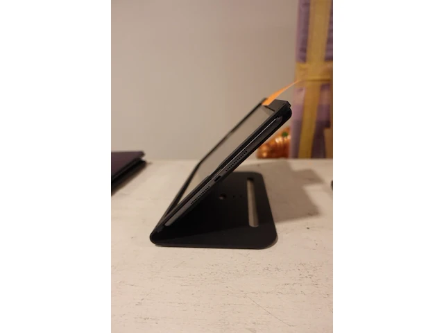 Ipad in houder - afbeelding 2 van  4