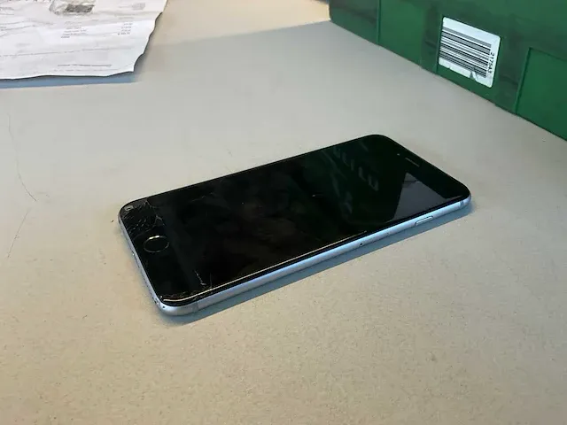 Iphone 6 plus apple - model a1524 - afbeelding 2 van  5
