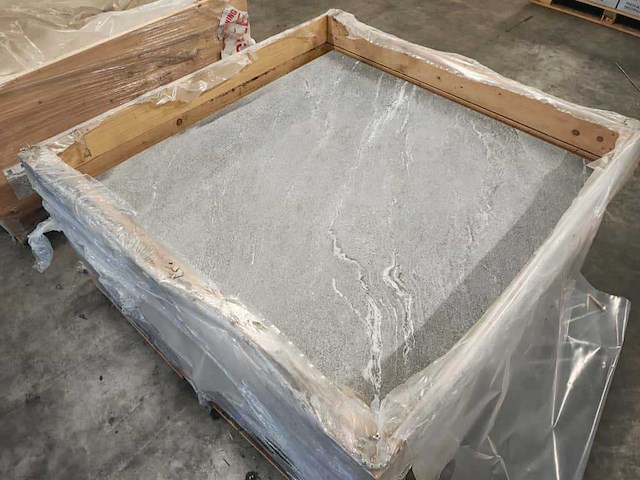 Iris tyrol stone mat 1200x1200x6 mm tegel 70,56 m² - afbeelding 1 van  7