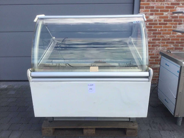 Isa - schepijsvitrine - afbeelding 1 van  4