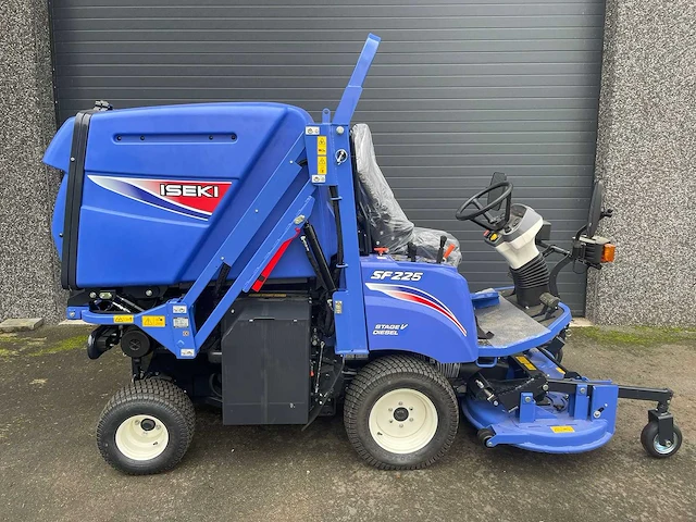 Iseki - 2022 - sf225 - front zitmaaier - afbeelding 3 van  10