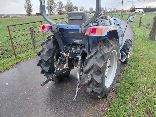 Iseki at25 minitractor - afbeelding 11 van  16