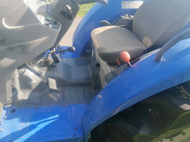 Iseki at30 vierwielaangedreven minitractor - afbeelding 11 van  14