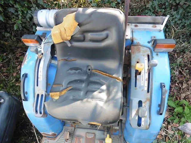 Iseki landbouwtractor - afbeelding 4 van  15
