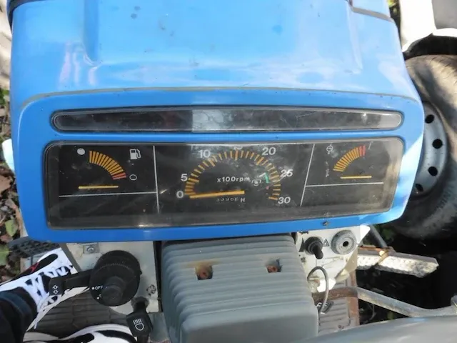 Iseki landbouwtractor - afbeelding 5 van  15