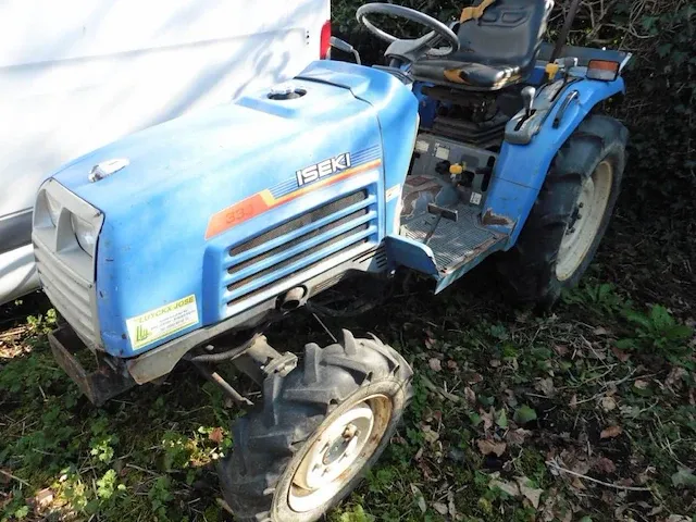 Iseki landbouwtractor - afbeelding 1 van  15
