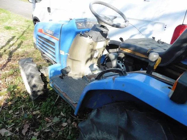 Iseki landbouwtractor - afbeelding 12 van  15