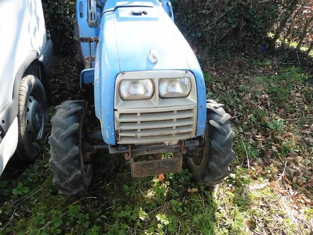 Iseki landbouwtractor - afbeelding 13 van  15