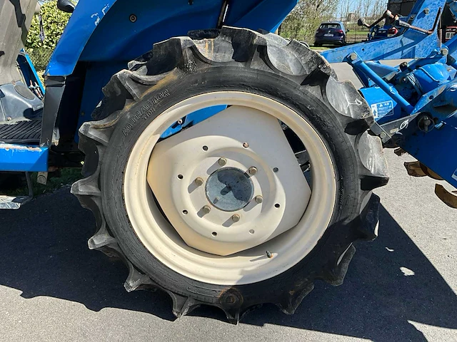Iseki landhope 197 vierwielaangedreven minitractor met grondfrees - afbeelding 12 van  22