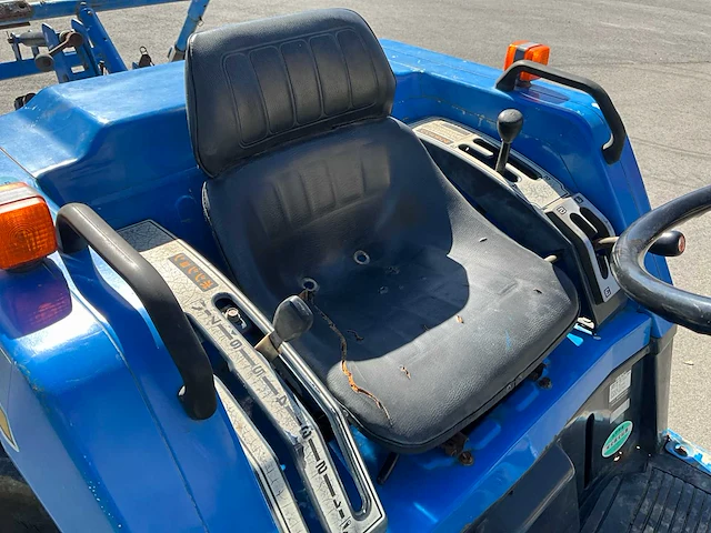 Iseki landhope 197 vierwielaangedreven minitractor met grondfrees - afbeelding 16 van  22
