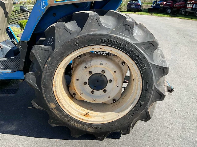 Iseki landhope 245 vierwielaangedreven minitractor - afbeelding 12 van  19
