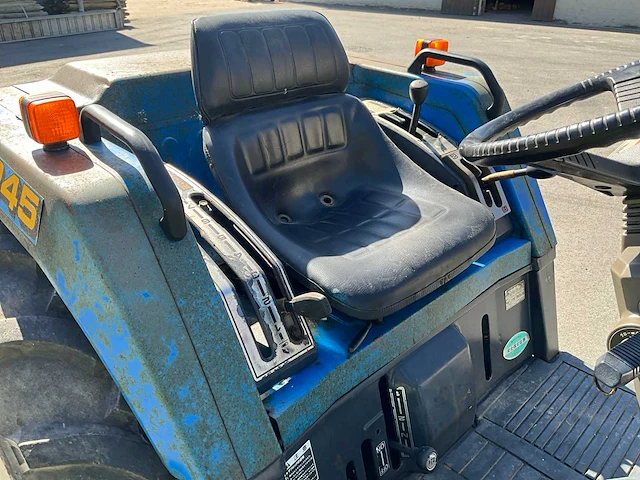 Iseki landhope 245 vierwielaangedreven minitractor - afbeelding 17 van  19