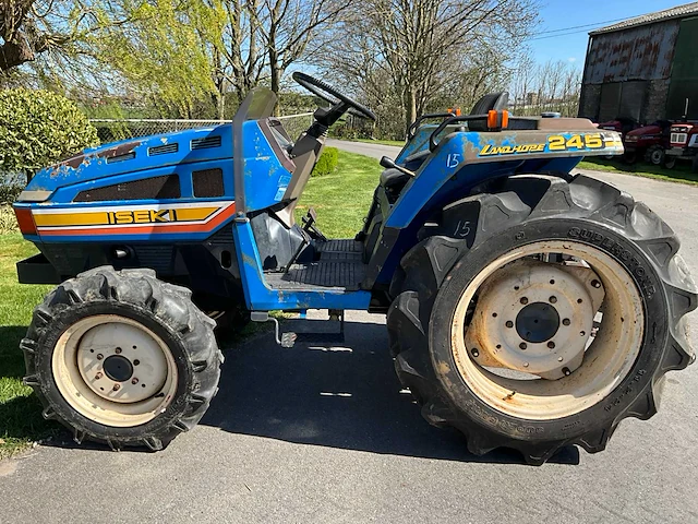 Iseki landhope 245 vierwielaangedreven minitractor - afbeelding 8 van  19