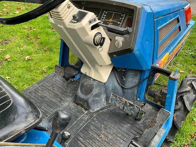 Iseki landhope tu150 minitractor met grondfrees - afbeelding 8 van  21