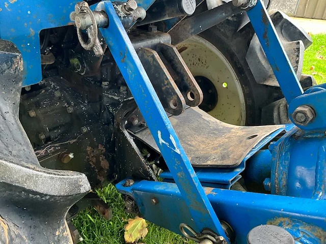 Iseki landhope tu150 minitractor met grondfrees - afbeelding 10 van  21
