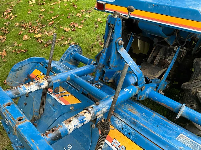 Iseki landhope tu150 minitractor met grondfrees - afbeelding 11 van  21