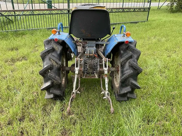 Iseki minitractor - afbeelding 11 van  14