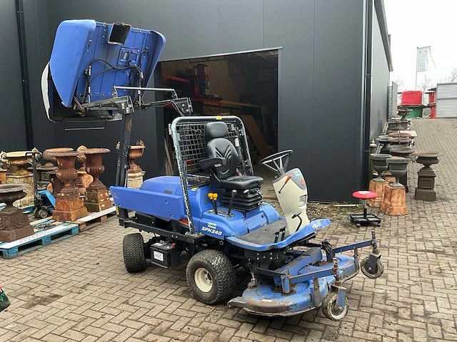 Iseki sfh240 zitmaaier - afbeelding 1 van  19