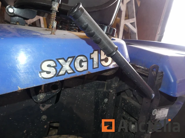 Iseki sxg15 diesel zitmaaier tractor - afbeelding 9 van  10