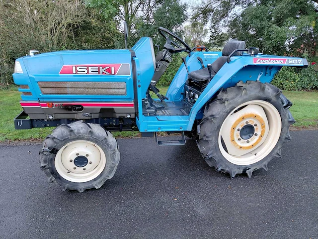 Iseki ta207 vierwielaangedreven minitractor - afbeelding 1 van  15