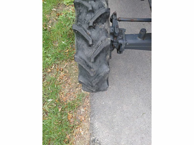 Iseki ta227 vierwielaangedreven minitractor met grondfrees - afbeelding 2 van  19