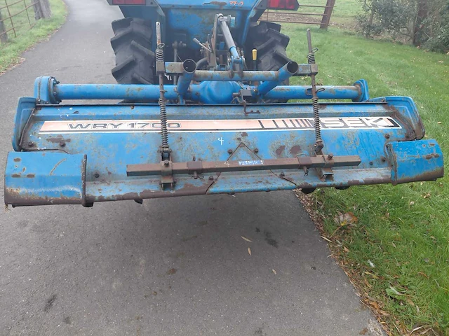 Iseki ta227 vierwielaangedreven minitractor met grondfrees - afbeelding 7 van  19