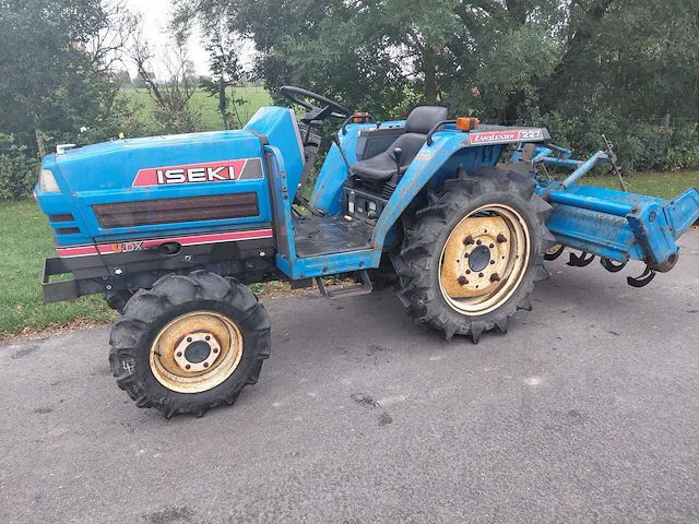 Iseki ta227 vierwielaangedreven minitractor met grondfrees - afbeelding 1 van  19