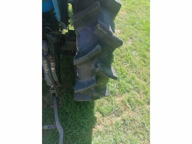 Iseki ta227 vierwielaangedreven minitractor - afbeelding 2 van  15