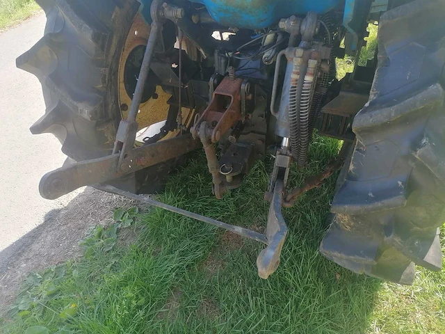 Iseki ta227 vierwielaangedreven minitractor - afbeelding 6 van  15