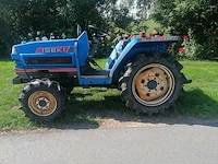 Iseki ta227 vierwielaangedreven minitractor - afbeelding 1 van  15