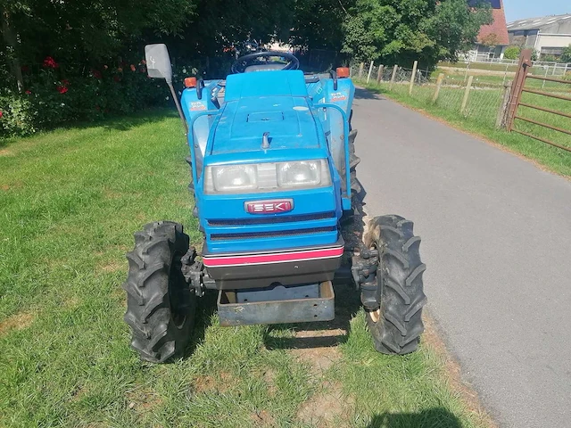 Iseki ta227 vierwielaangedreven minitractor - afbeelding 8 van  15