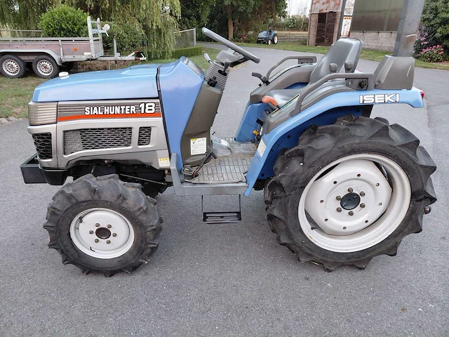Iseki th18 vierwielaangedreven minitractor - afbeelding 1 van  12